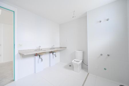 Apartamento à venda com 169m², 3 quartos e 3 vagas Apartamento à venda com 169m², 3 quartos e 3 vagasBanheiro da Suíte 1