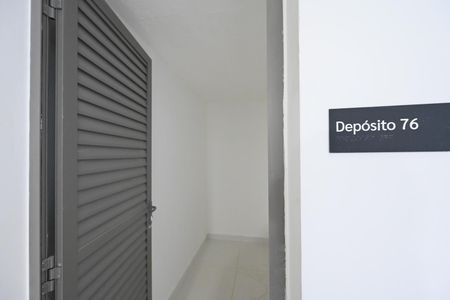 Apartamento à venda com 169m², 3 quartos e 3 vagas Apartamento à venda com 169m², 3 quartos e 3 vagasDepósito