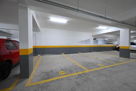 Apartamento à venda com 169m², 3 quartos e 3 vagas Apartamento à venda com 169m², 3 quartos e 3 vagasVaga 147