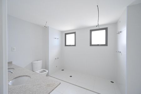 Apartamento à venda com 169m², 3 quartos e 3 vagas Apartamento à venda com 169m², 3 quartos e 3 vagasBanheiro da Suíte 1