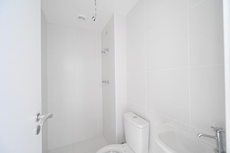 Apartamento à venda com 169m², 3 quartos e 3 vagas Apartamento à venda com 169m², 3 quartos e 3 vagasBanheiro Social