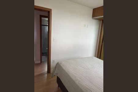 Quarto de apartamento à venda com 2 quartos, 57m² em Cabral, Contagem