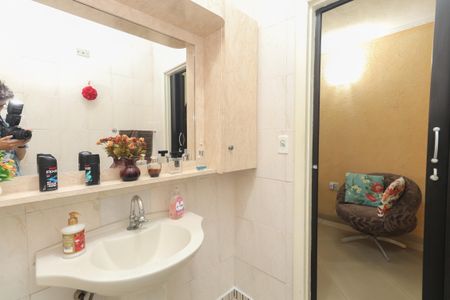 Casa à venda com 200m², 3 quartos e 1 vaga Casa à venda com 200m², 3 quartos e 1 vagaLavabo