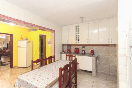 Casa à venda com 200m², 3 quartos e 1 vaga Casa à venda com 200m², 3 quartos e 1 vagaCozinha