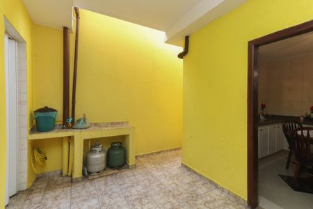 Casa à venda com 200m², 3 quartos e 1 vaga Casa à venda com 200m², 3 quartos e 1 vagaQuintal