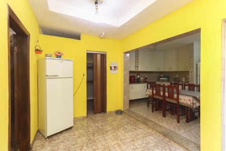 Casa à venda com 200m², 3 quartos e 1 vaga Casa à venda com 200m², 3 quartos e 1 vagaQuintal