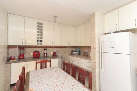 Casa à venda com 200m², 3 quartos e 1 vaga Casa à venda com 200m², 3 quartos e 1 vagaCozinha