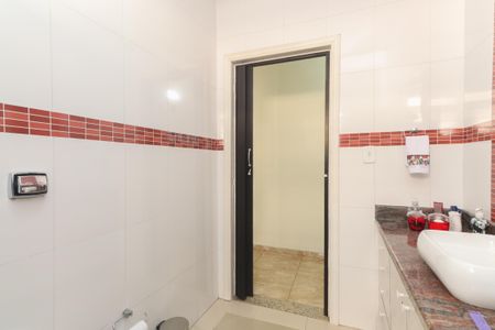 Casa à venda com 200m², 3 quartos e 1 vaga Casa à venda com 200m², 3 quartos e 1 vagaBanheiro 1