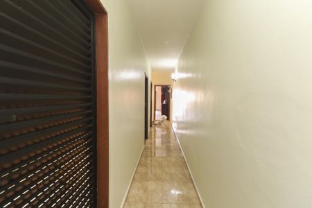 Casa à venda com 200m², 3 quartos e 1 vaga Casa à venda com 200m², 3 quartos e 1 vagaCorredor