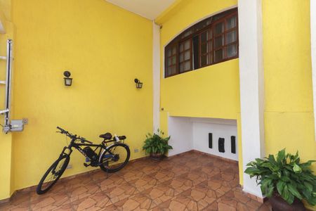 Casa à venda com 200m², 3 quartos e 1 vaga Casa à venda com 200m², 3 quartos e 1 vagaGaragem
