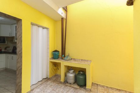 Casa à venda com 200m², 3 quartos e 1 vaga Casa à venda com 200m², 3 quartos e 1 vagaQuintal