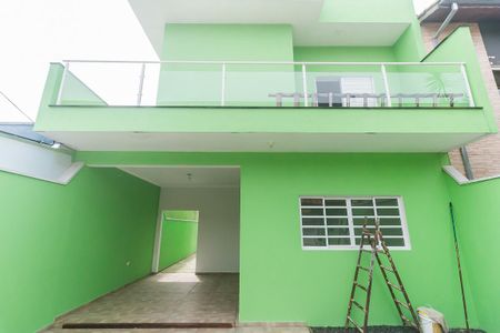 Casa de condomínio para alugar com 140m², 3 quartos e 4 vagas Casa de condomínio para alugar com 140m², 3 quartos e 4 vagasFachada