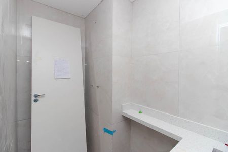 Apartamento à venda com 42m², 2 quartos e sem vaga Apartamento à venda com 42m², 2 quartos e sem vagaBanheiro