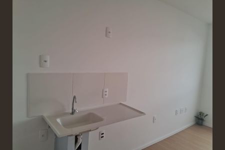 Cozinha de kitnet/studio para alugar com 1 quarto, 17m² em Vila Nilo, São Paulo