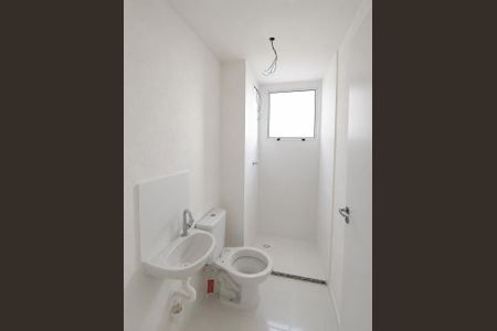 Banheiro de apartamento para alugar com 2 quartos, 42m² em Passo das Pedras, Porto Alegre
