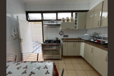 Casa à venda com 540m², 7 quartos e 6 vagasCozinha