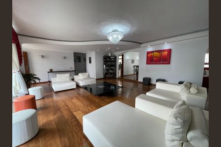 Casa à venda com 540m², 7 quartos e 6 vagasSala de estar