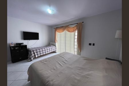 Casa à venda com 540m², 7 quartos e 6 vagasQuarto 1