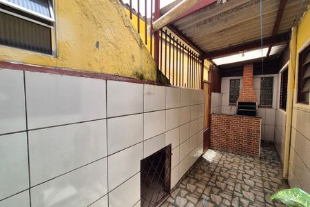 Casa para alugar com 100m², 2 quartos e 2 vagasÁrea comum - Churrasqueira