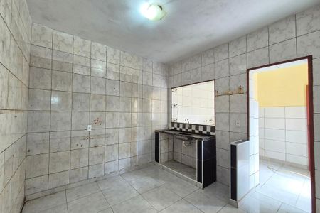 Casa para alugar com 100m², 2 quartos e 2 vagasCozinha 