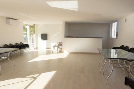 Apartamento para alugar com 42m², 2 quartos e 1 vaga Apartamento para alugar com 42m², 2 quartos e 1 vagaÁrea comum - Salão de festas