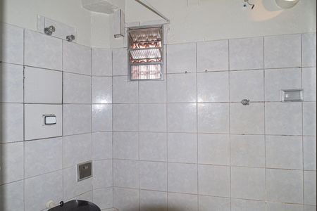 Banheiro de kitnet/studio para alugar com 1 quarto, 30m² em Santa Cecilia, São Paulo