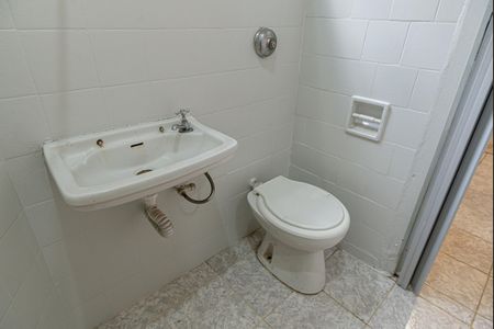 Studio para alugar com 30m², 1 quarto e sem vaga Studio para alugar com 30m², 1 quarto e sem vagaBanheiro