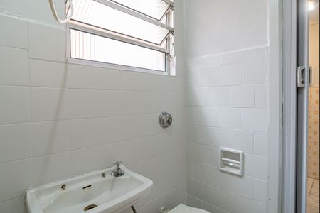 Banheiro de kitnet/studio para alugar com 1 quarto, 30m² em Santa Cecilia, São Paulo