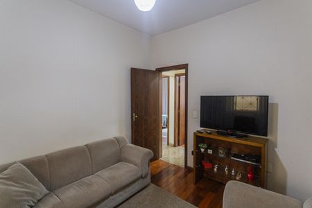 Casa à venda com 360m², 4 quartos e 9 vagas Casa à venda com 360m², 4 quartos e 9 vagasQuarto 2