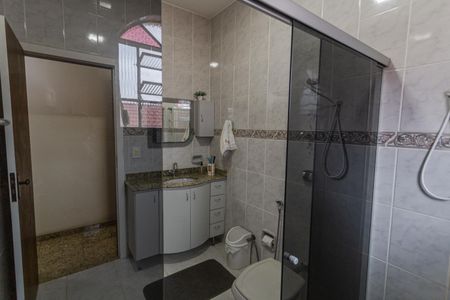Casa à venda com 360m², 4 quartos e 9 vagas Casa à venda com 360m², 4 quartos e 9 vagasBanheiro Social