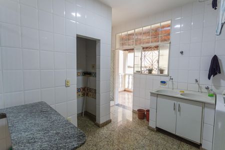 Casa à venda com 360m², 4 quartos e 9 vagas Casa à venda com 360m², 4 quartos e 9 vagasÁrea de Serviço