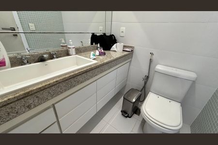 Apartamento à venda com 206m², 3 quartos e 2 vagasBanheiro da Suíte 3