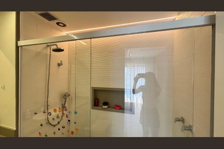 Apartamento à venda com 206m², 3 quartos e 2 vagasBanheiro da Suíte 2