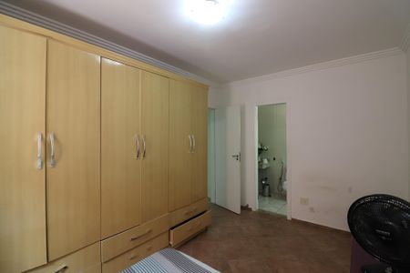 Casa à venda com 350m², 4 quartos e 8 vagasSuíte 2