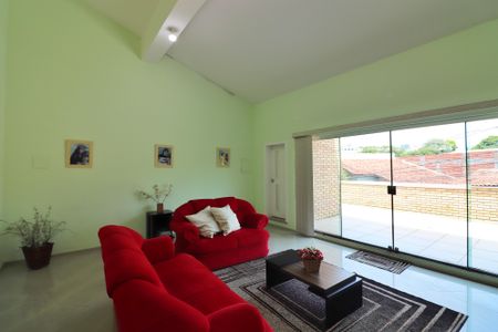 Casa à venda com 350m², 4 quartos e 8 vagasSala 