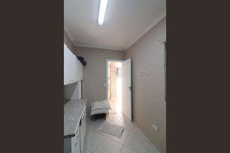 Casa à venda com 350m², 4 quartos e 8 vagasQuarto de Serviço