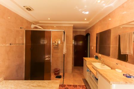 Casa para alugar com 250m², 3 quartos e 2 vagas Casa para alugar com 250m², 3 quartos e 2 vagasBanheiro da Suíte 3