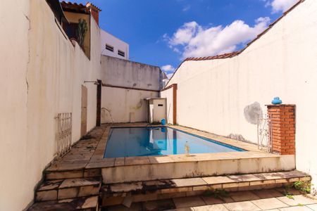 Casa para alugar com 250m², 3 quartos e 2 vagas Casa para alugar com 250m², 3 quartos e 2 vagasÁrea comum - Piscina