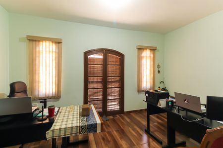 Casa para alugar com 250m², 3 quartos e 2 vagas Casa para alugar com 250m², 3 quartos e 2 vagasQuarto 1