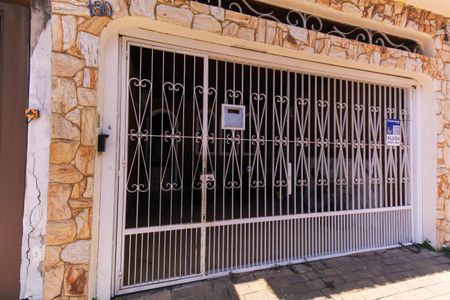 Casa para alugar com 250m², 3 quartos e 2 vagas Casa para alugar com 250m², 3 quartos e 2 vagasFachada