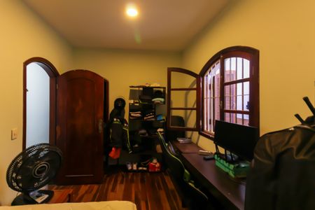 Casa para alugar com 250m², 3 quartos e 2 vagas Casa para alugar com 250m², 3 quartos e 2 vagasQuarto 2 - Suíte