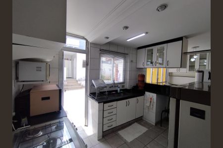 Casa para alugar com 180m², 3 quartos e 3 vagasCozinha - Armários