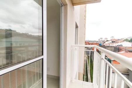 Varanda  de apartamento para alugar com 2 quartos, 35m² em Vila Carmosina, São Paulo