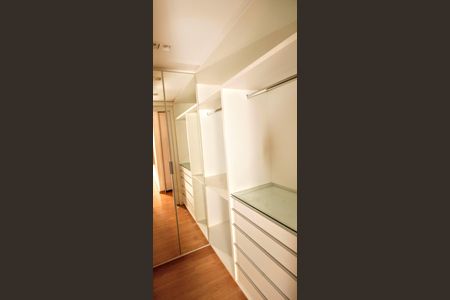 Apartamento para alugar com 174m², 4 quartos e 3 vagasCloset