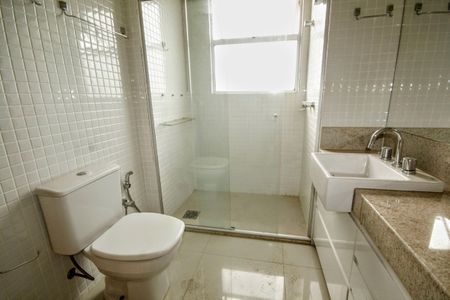 Apartamento para alugar com 174m², 4 quartos e 3 vagasbanheiro 2