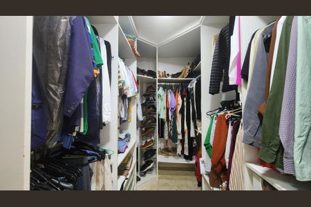 Apartamento para alugar com 330m², 4 quartos e 6 vagasQuarto 1 - Closet