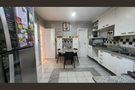 Apartamento para alugar com 330m², 4 quartos e 6 vagasCozinha 