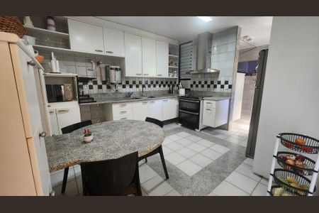Apartamento para alugar com 330m², 4 quartos e 6 vagasCozinha 
