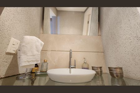 Apartamento para alugar com 330m², 4 quartos e 6 vagasBanheiro Social 