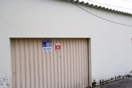 Casa para alugar com 132m², 3 quartos e 6 vagasFachada com Plaquinha